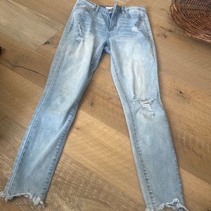 Super cute skinny ripped jeans